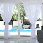 Vila Lux Mia,